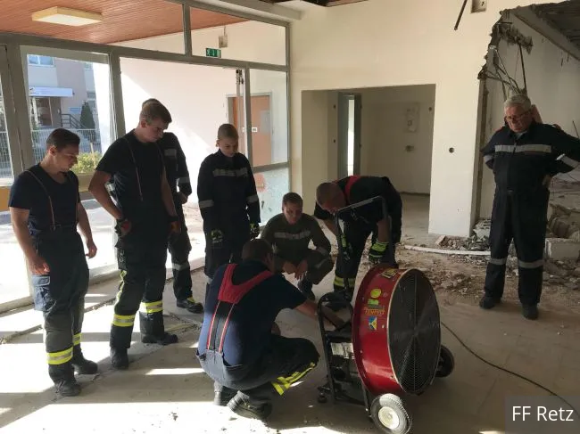 Foto 3, 20.08.2018, Übung Druckbelüfter - Einsatzmöglichkeiten und Anwendung