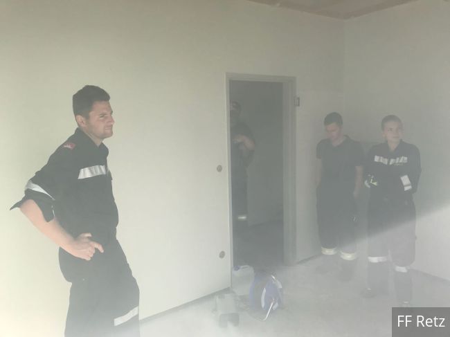 Foto 7, 20.08.2018, Übung Druckbelüfter - Einsatzmöglichkeiten und Anwendung Foto 7, 20.08.2018, Übung Druckbelüfter - Einsatzmöglichkeiten und Anwendung