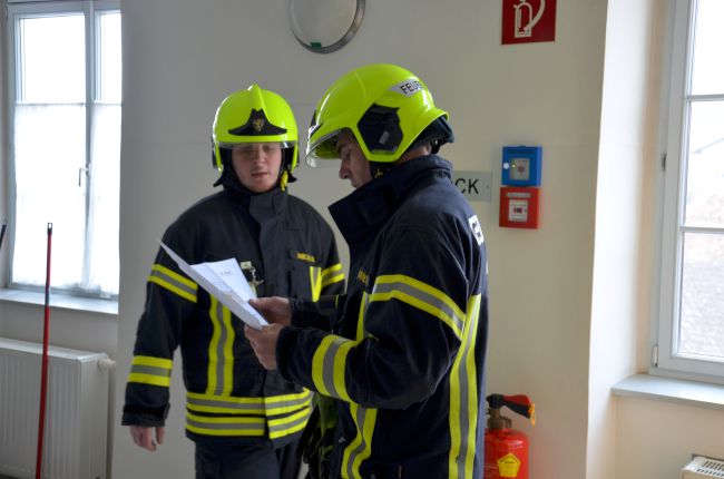 Foto 17, 26.03.2018, Übung in Betreuungseinrichtung - Zimmerbrand im Werkstättenbereich